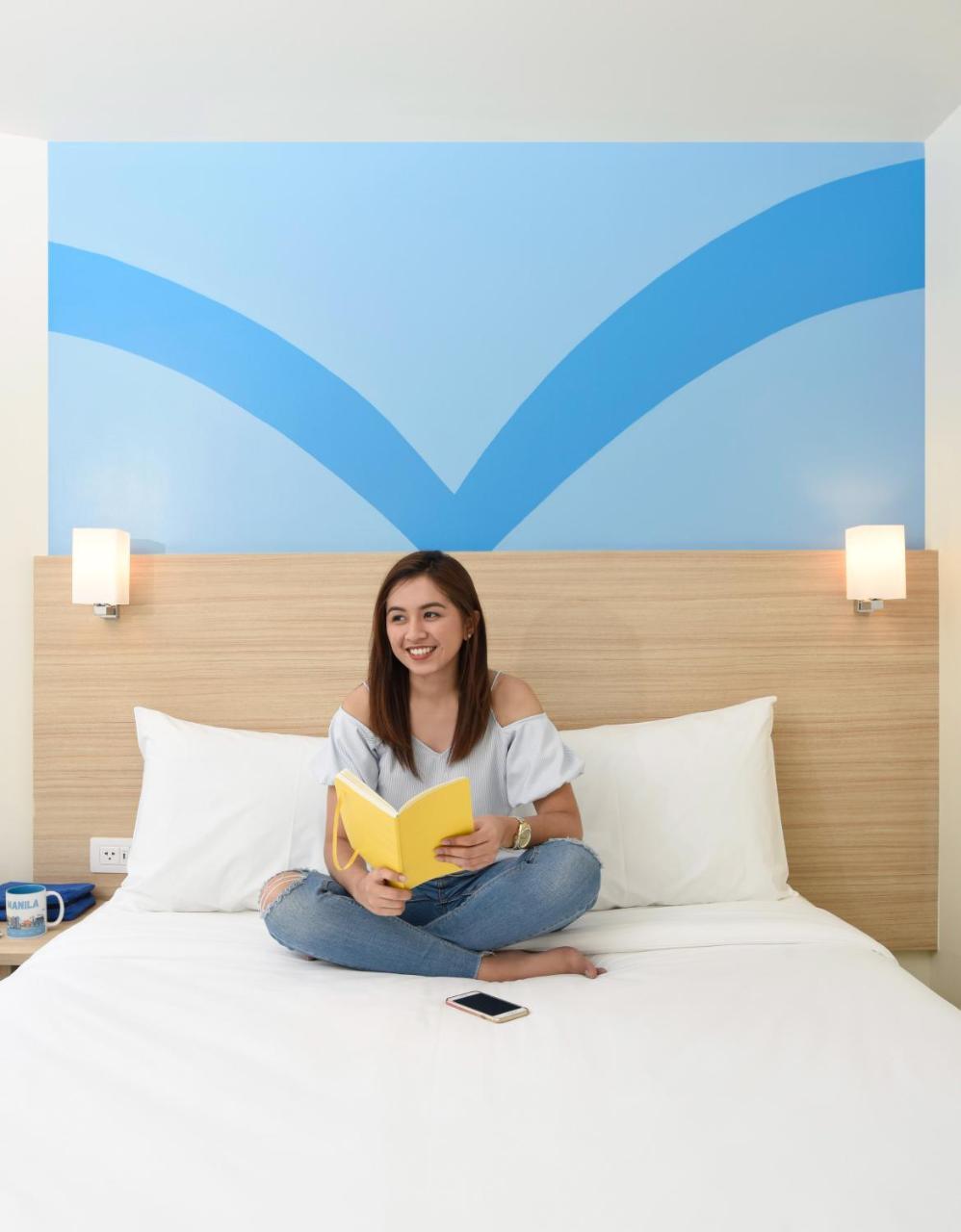 Hop Inn Hotel Tomas Morato Quezon City Exterior photo