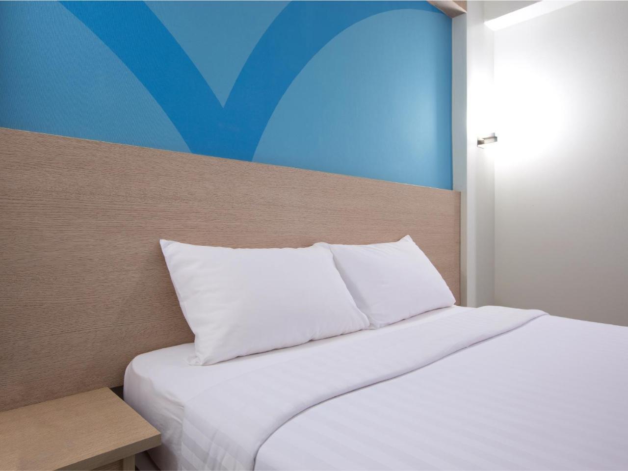 Hop Inn Hotel Tomas Morato Quezon City Exterior photo