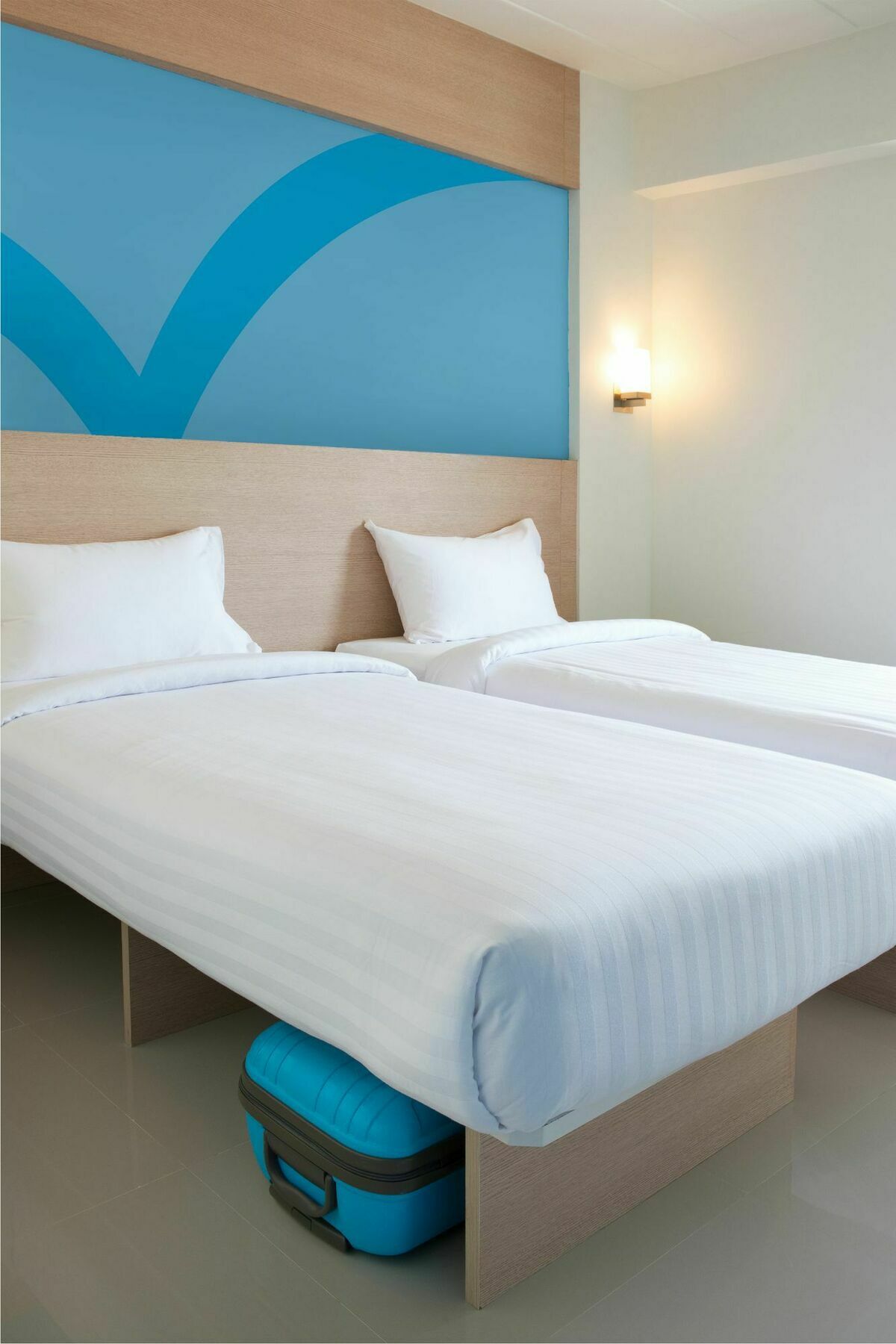 Hop Inn Hotel Tomas Morato Quezon City Exterior photo